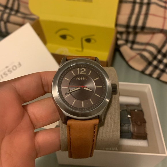 Fossil Three-Hand Interchangeable Strap Box Set - Picture 3 of 8